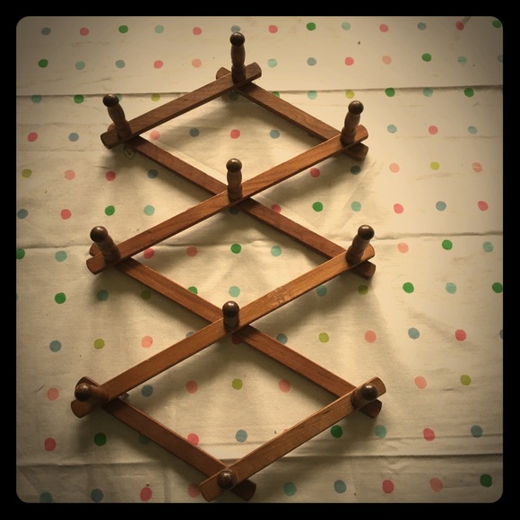 VTG Wood Accordion Peg Hanger - Picture 1 of 5